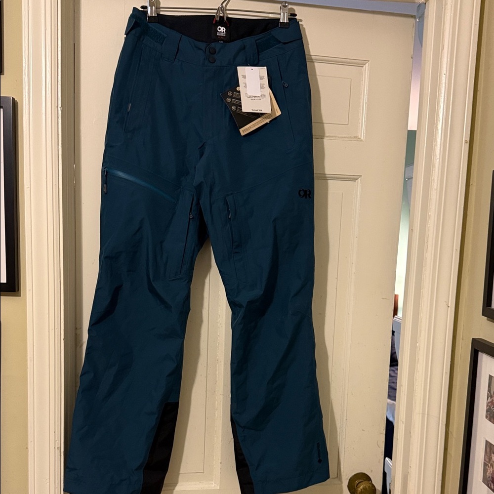 Outdoor Research Women’s Blue Ski pants  size small new with tags